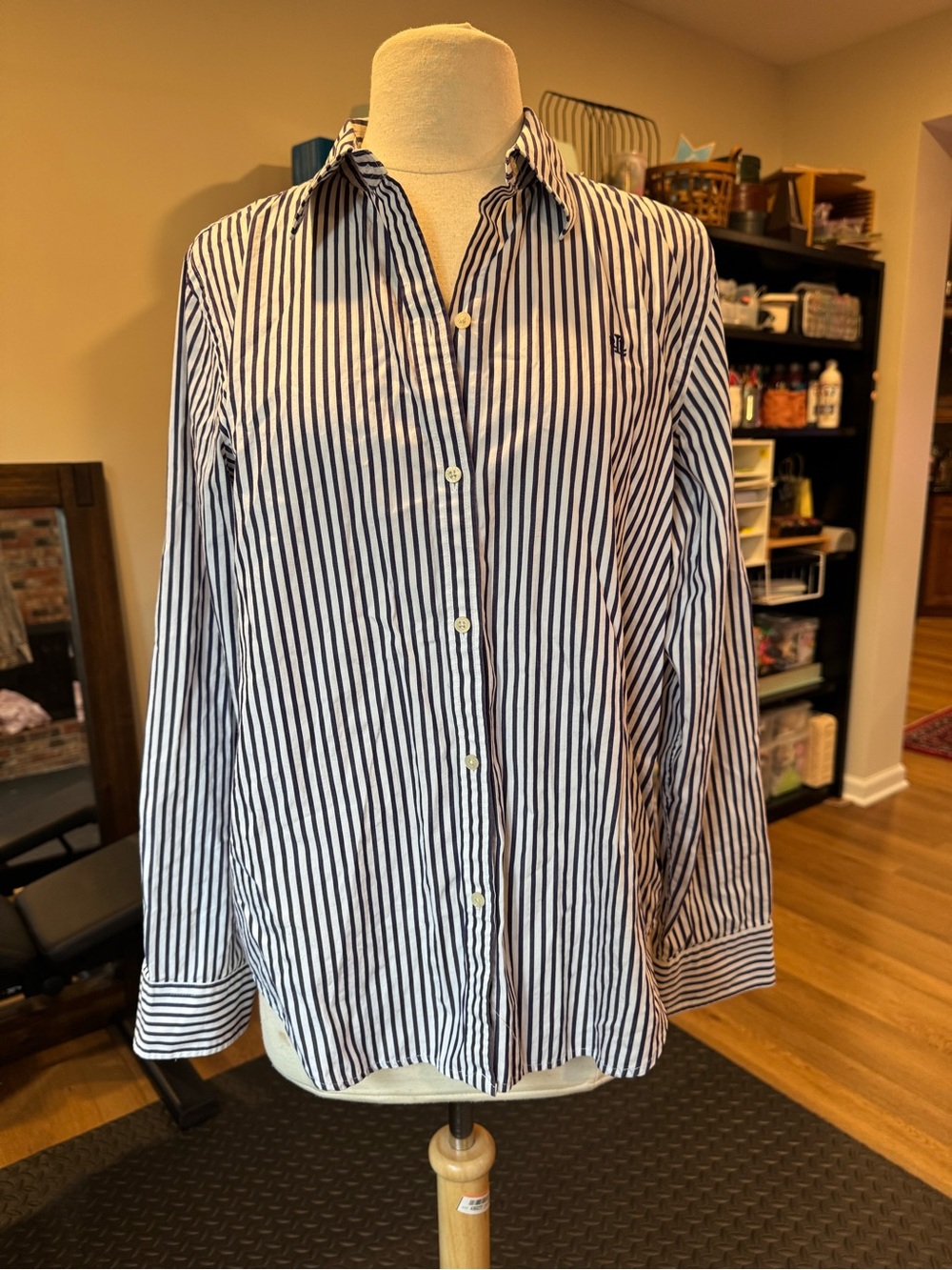 Ralph Lauren Women’s button down shirt sz L